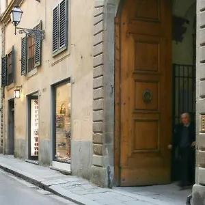  Ostello Academy