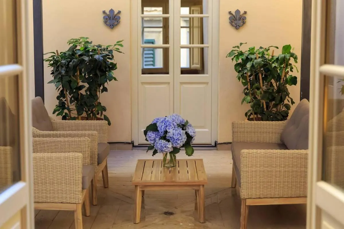 Stylish 3 Bedroom Apartment Firenze Italy